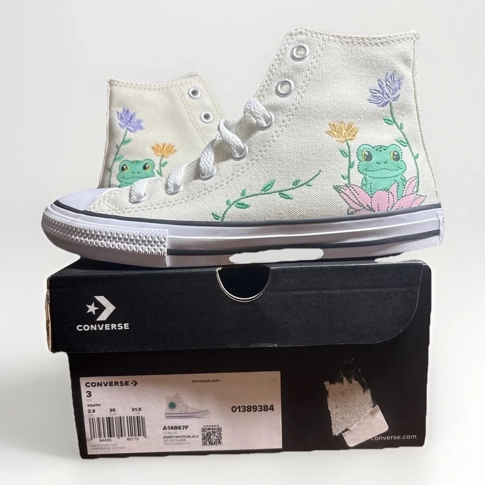 A14867F Converse Hi In Size 2.5 Youth